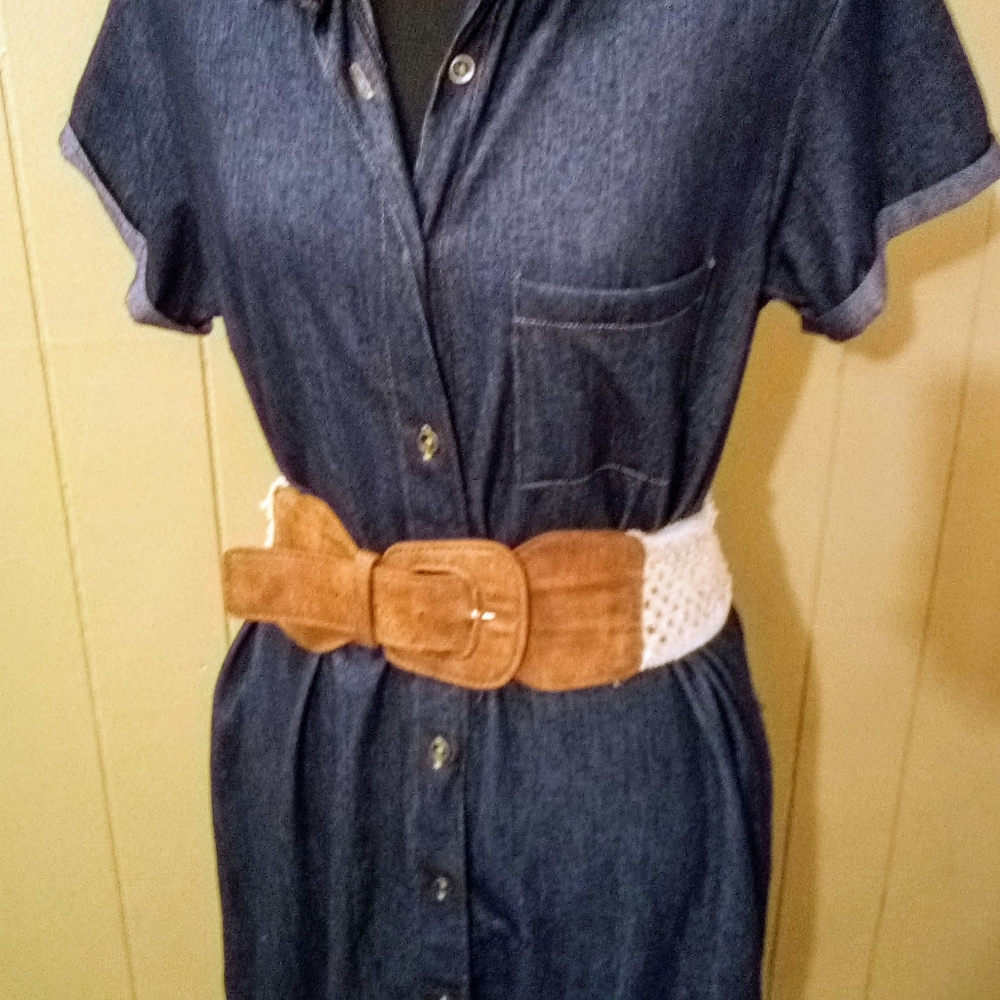 Dress - Picture 2 of 2